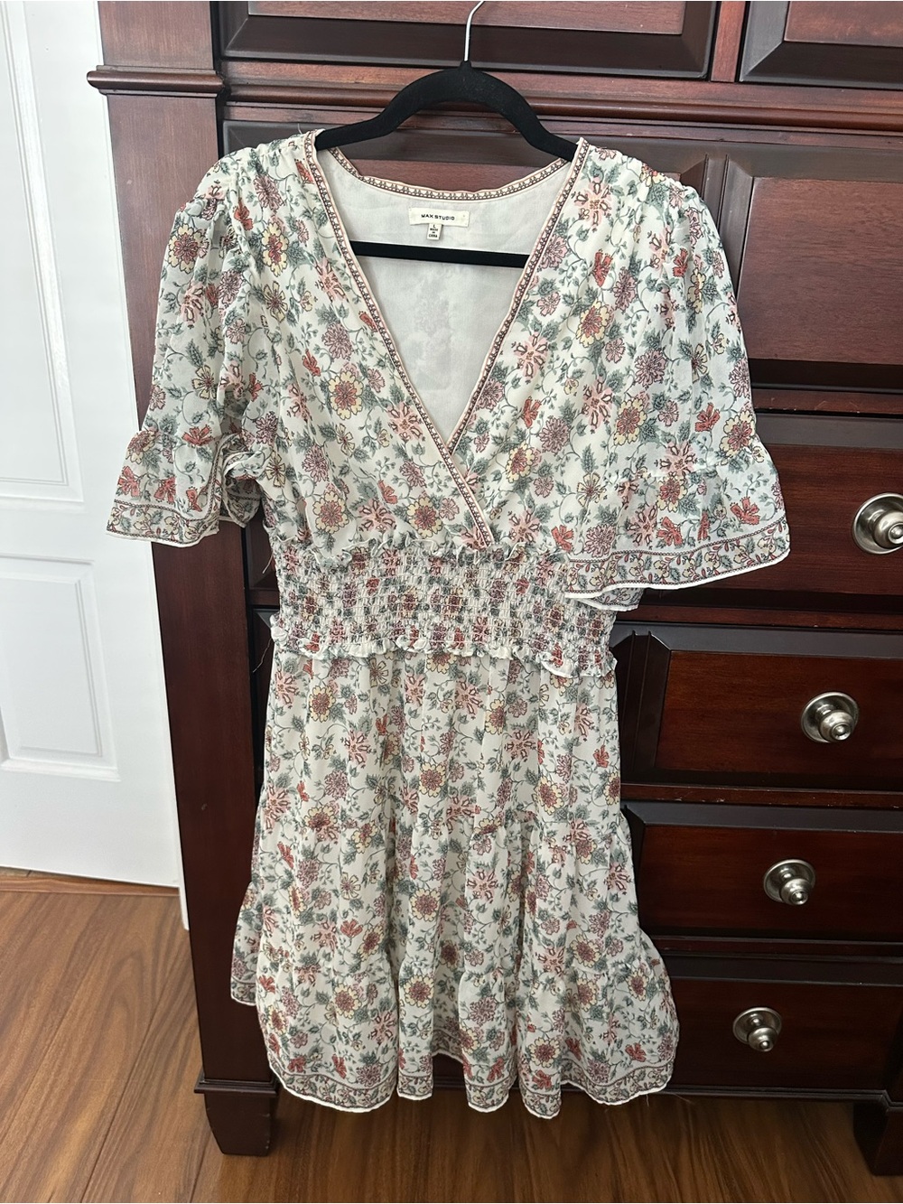 Max Studio Sz Large Floral Smocked Waist Dress